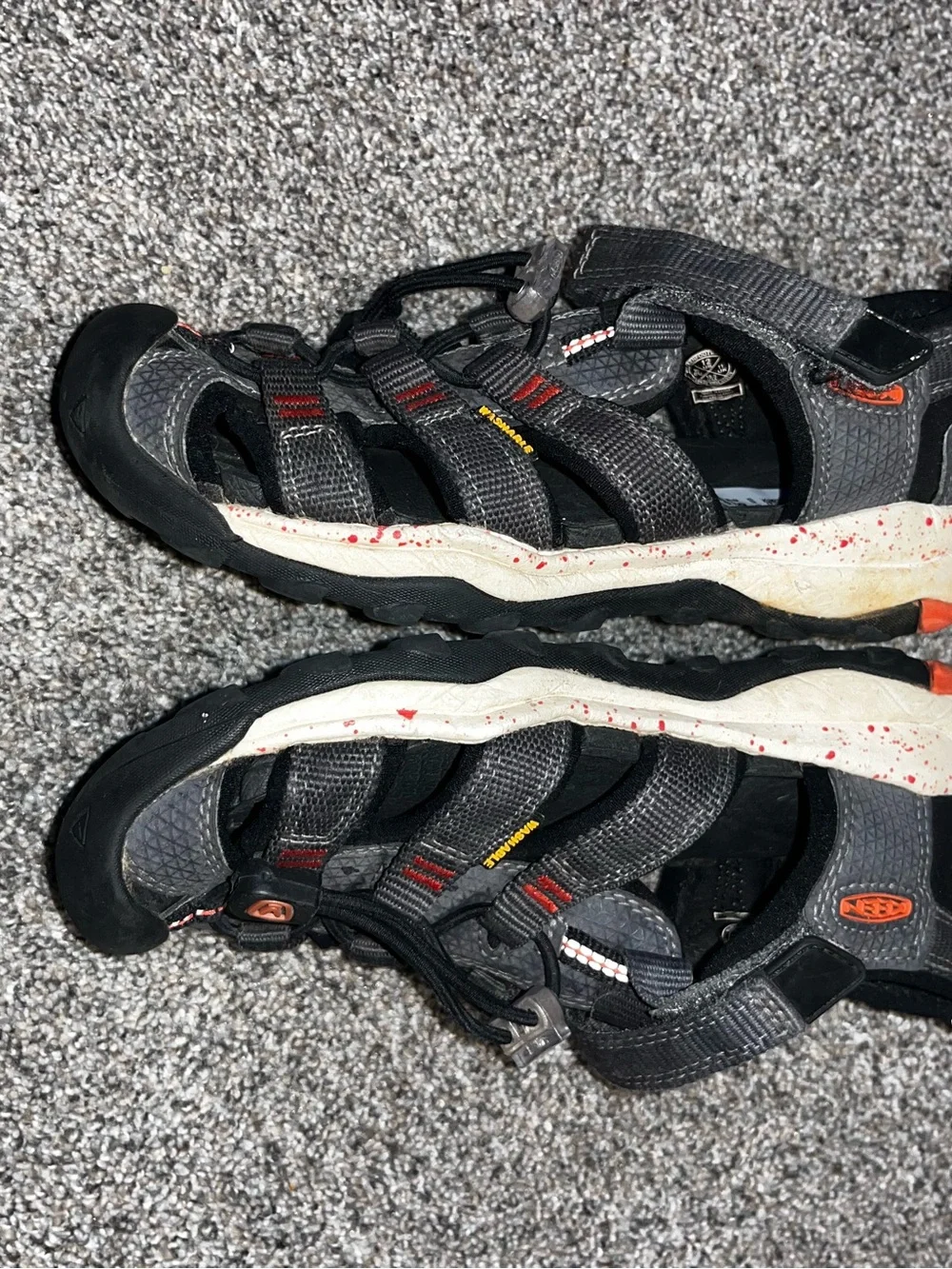 Keen 12c grey black sandals vguc